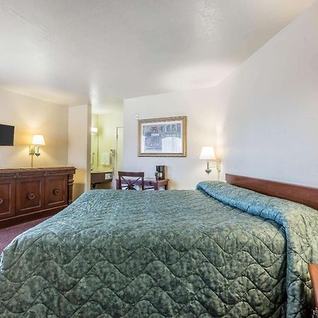 Rodeway Inn Magic Mountain Area Castaic Extérieur photo
